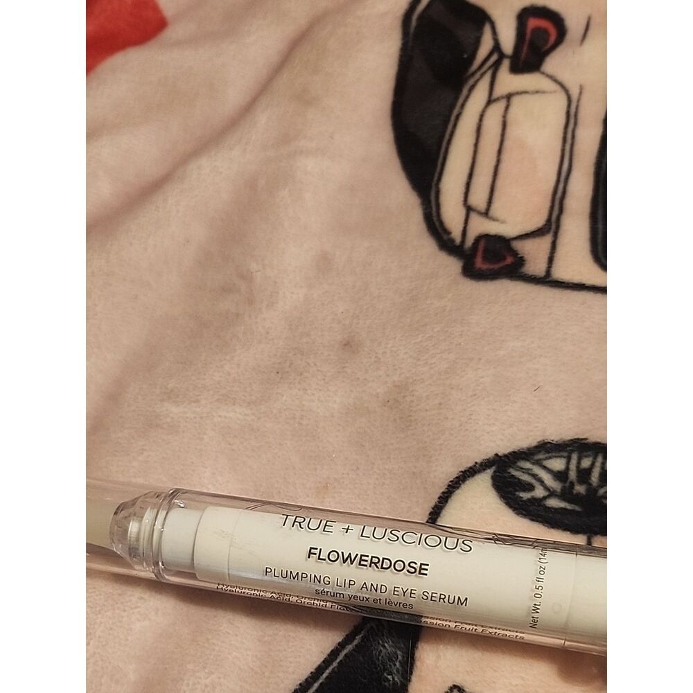 TRUE + LUSCIOUS FLOWERDOSE Plumping Lip & Eye Serum